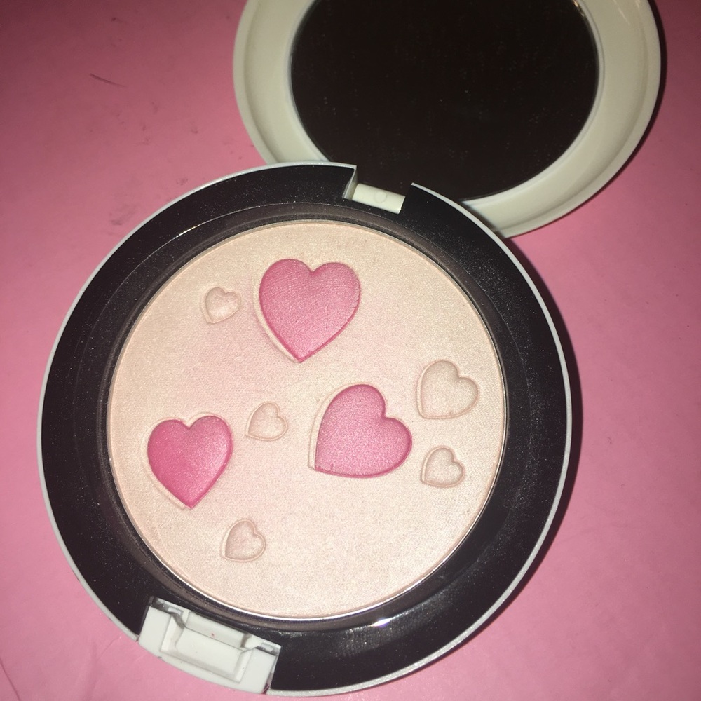 Mac pearl matte face powder